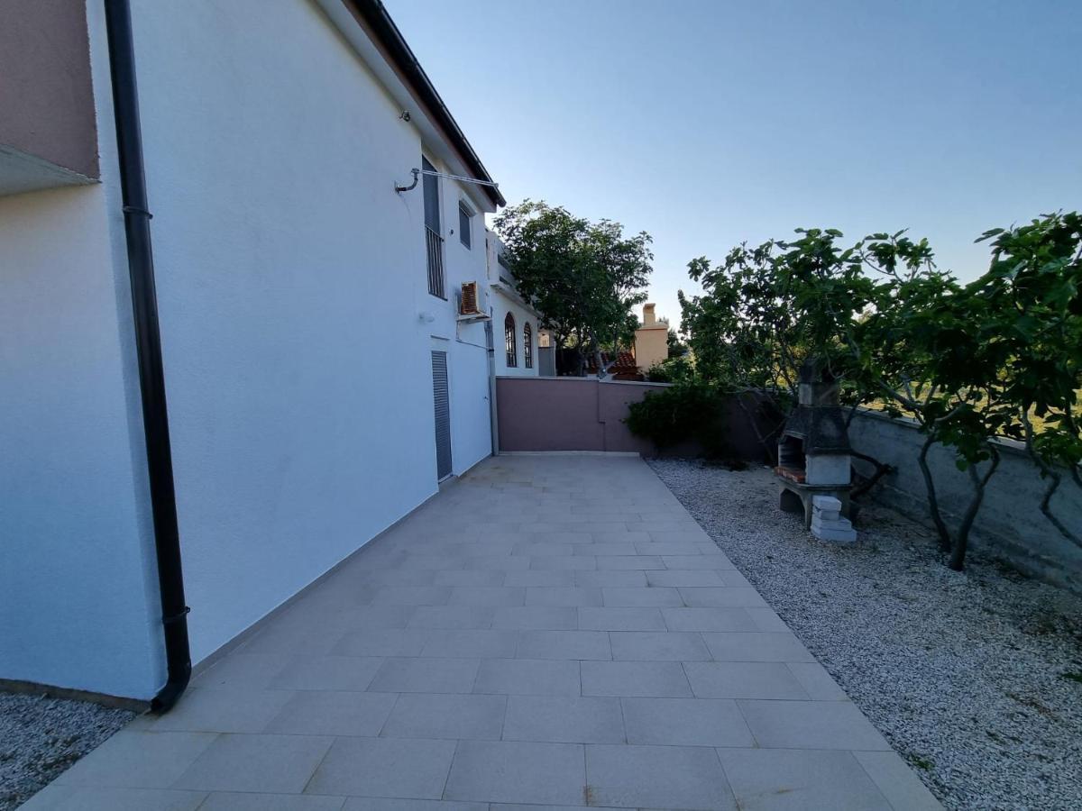 Apartments Ema Vir Dış mekan fotoğraf