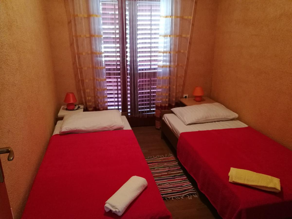 Apartments Ema Vir Dış mekan fotoğraf